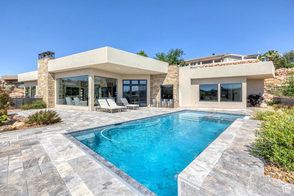 STONE CLIFF - Residential