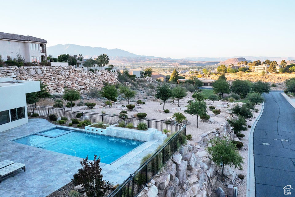 STONE CLIFF - Residential