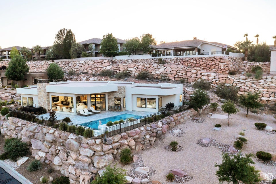 STONE CLIFF - Residential
