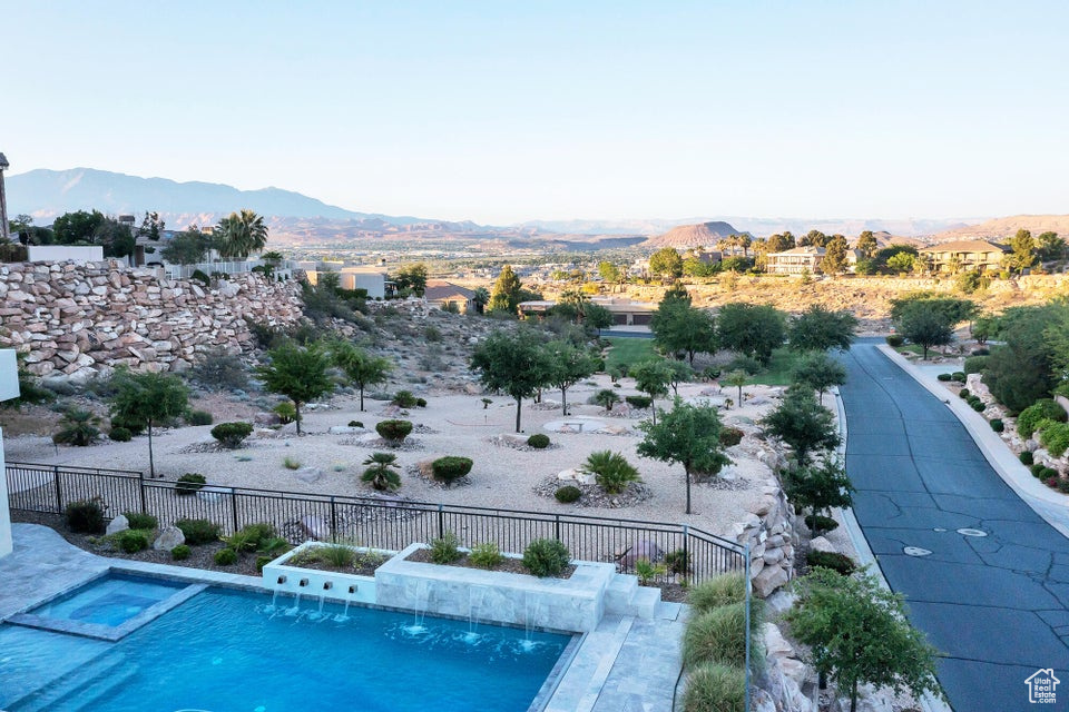 STONE CLIFF - Residential
