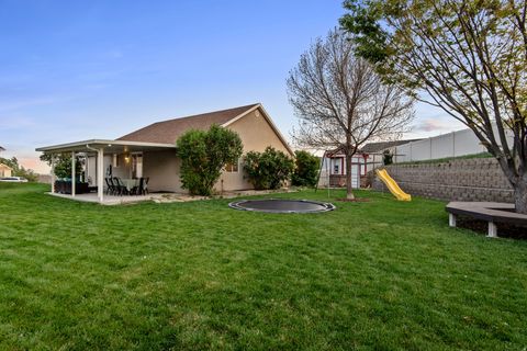 Tiny photo for 2521 N APRICOT PL, Saratoga Springs, UT 84045 (MLS # 2154232)