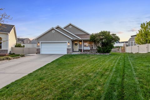 Tiny photo for 2521 N APRICOT PL, Saratoga Springs, UT 84045 (MLS # 2154232)