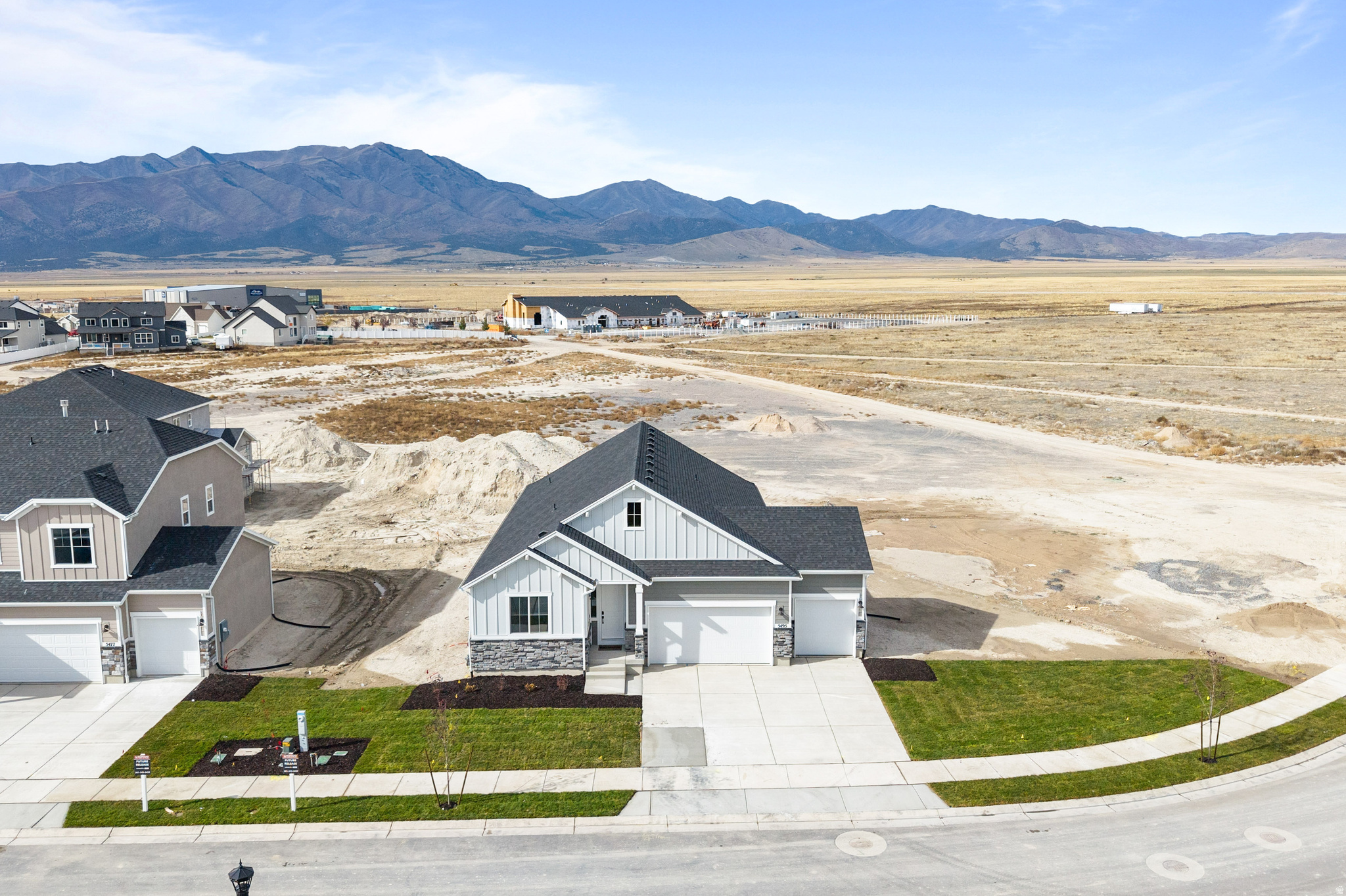 PONY EXPRESS ESTATES - Residential