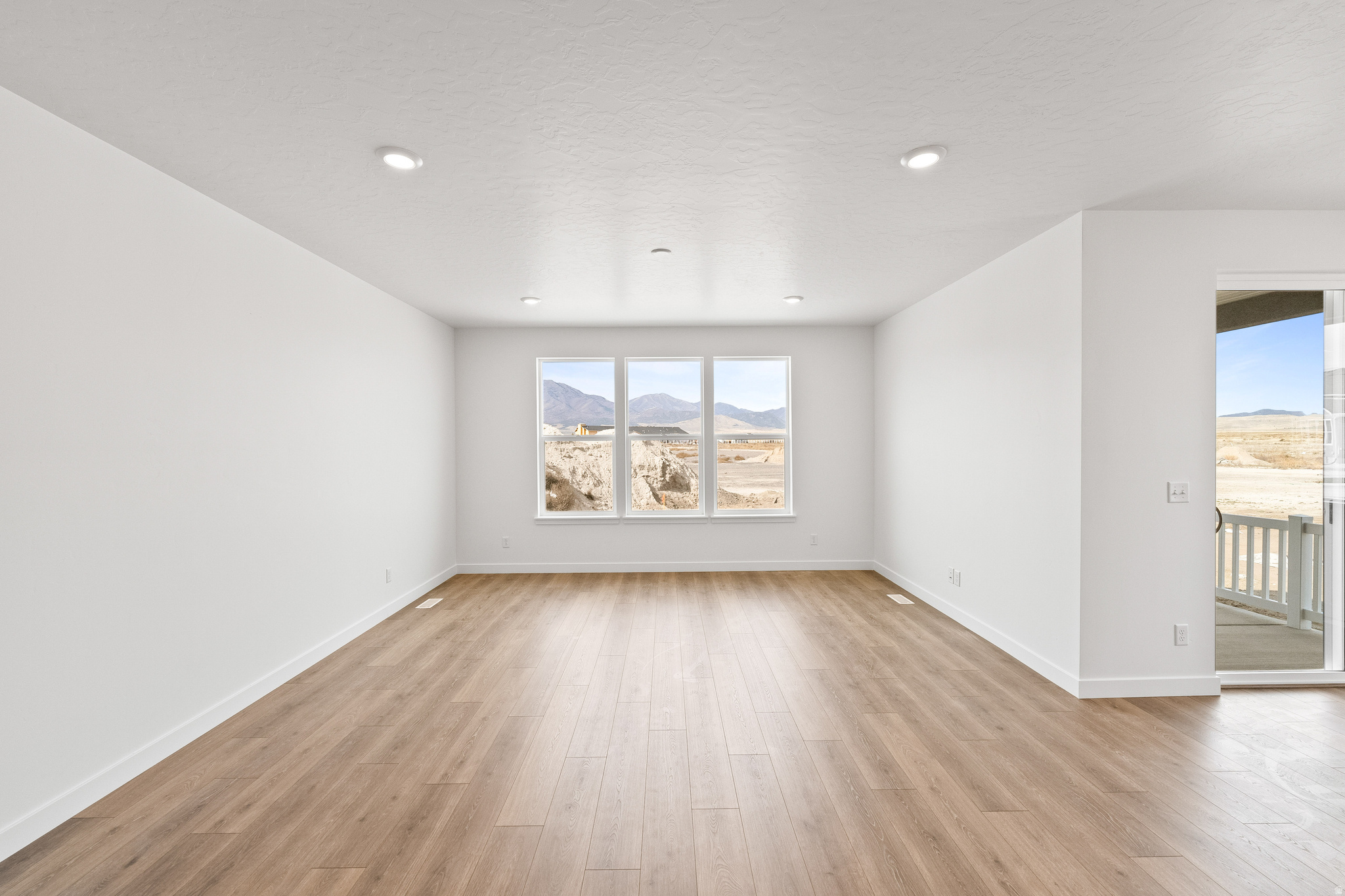 PONY EXPRESS ESTATES - Residential