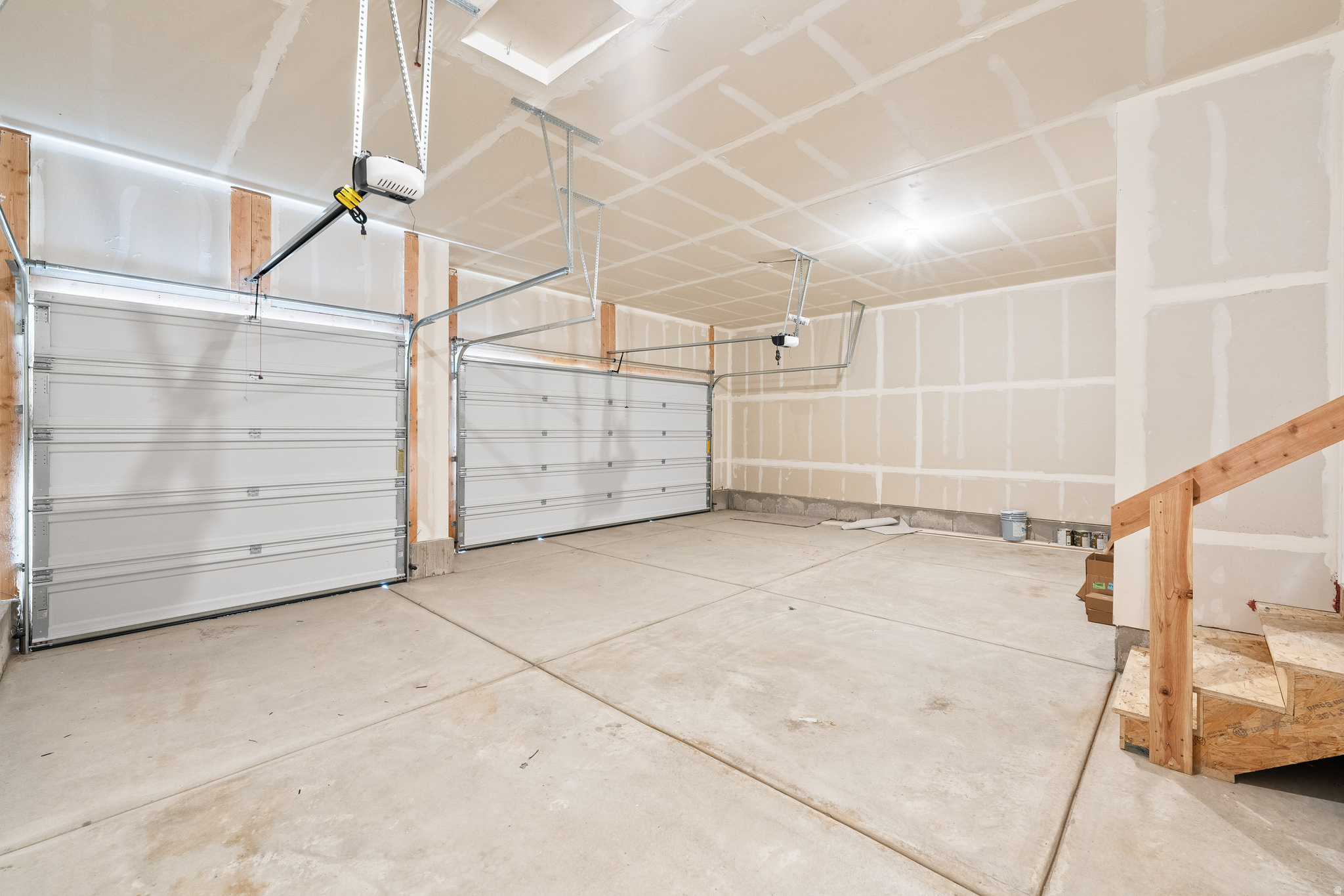 PONY EXPRESS ESTATES - Residential