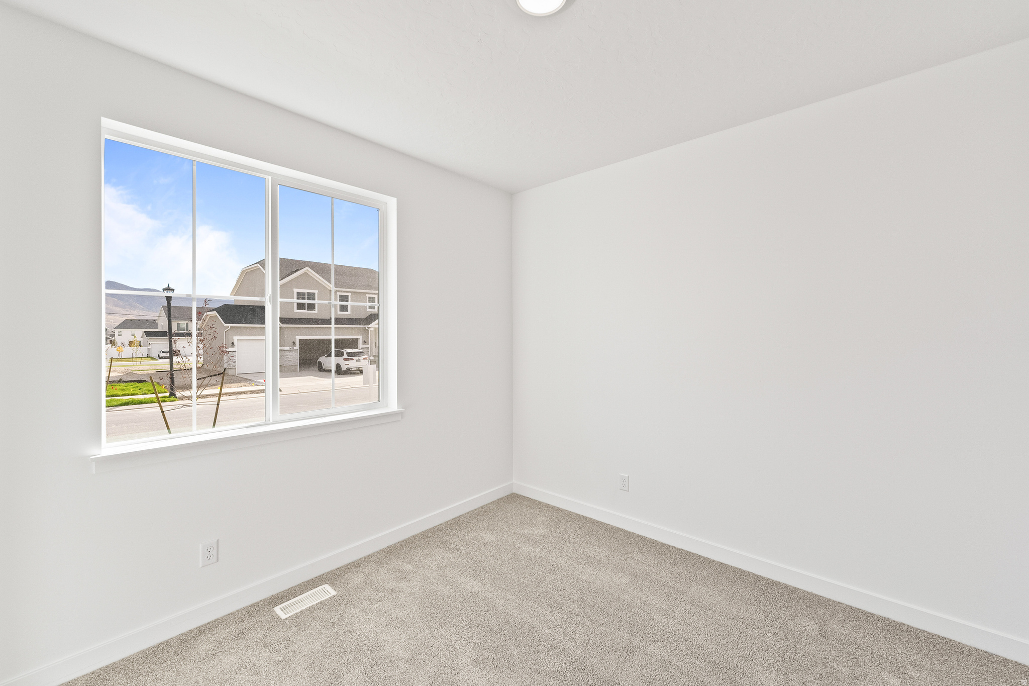 PONY EXPRESS ESTATES - Residential