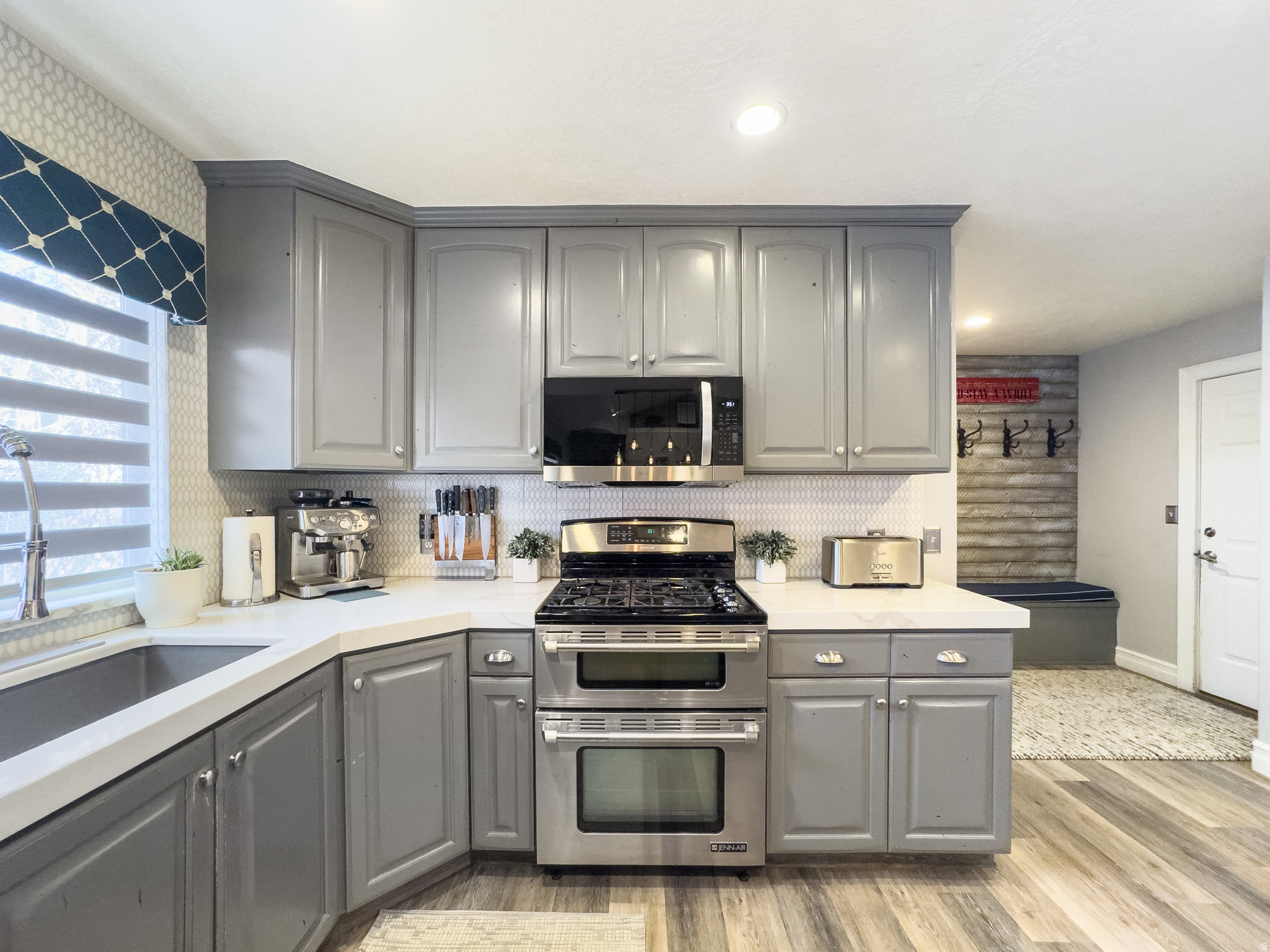 VALLEY VIEW - Residential