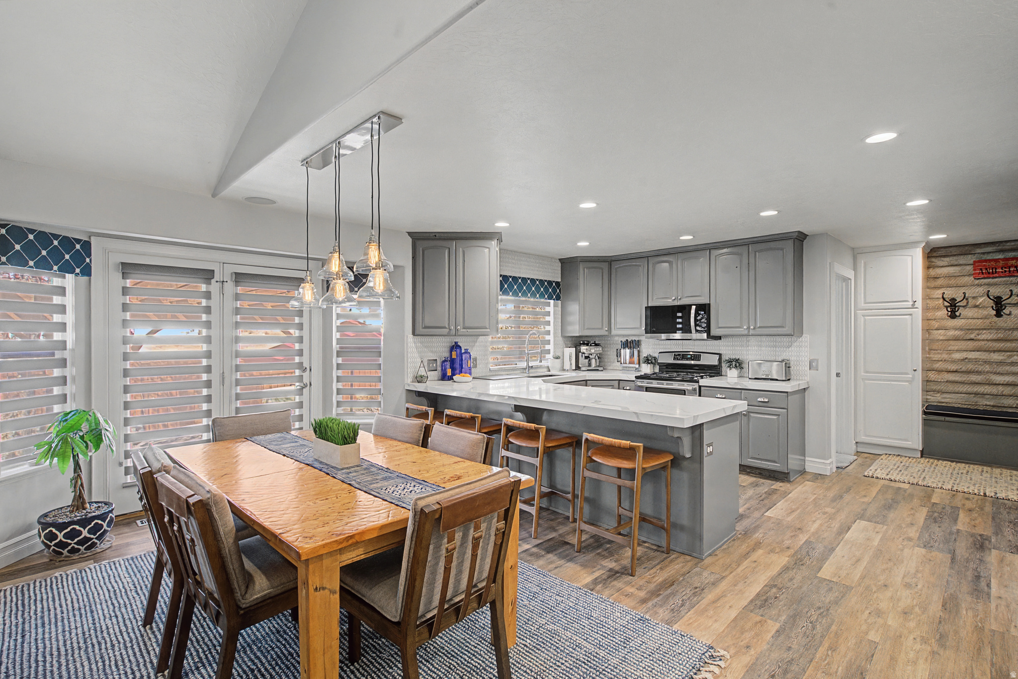 VALLEY VIEW - Residential