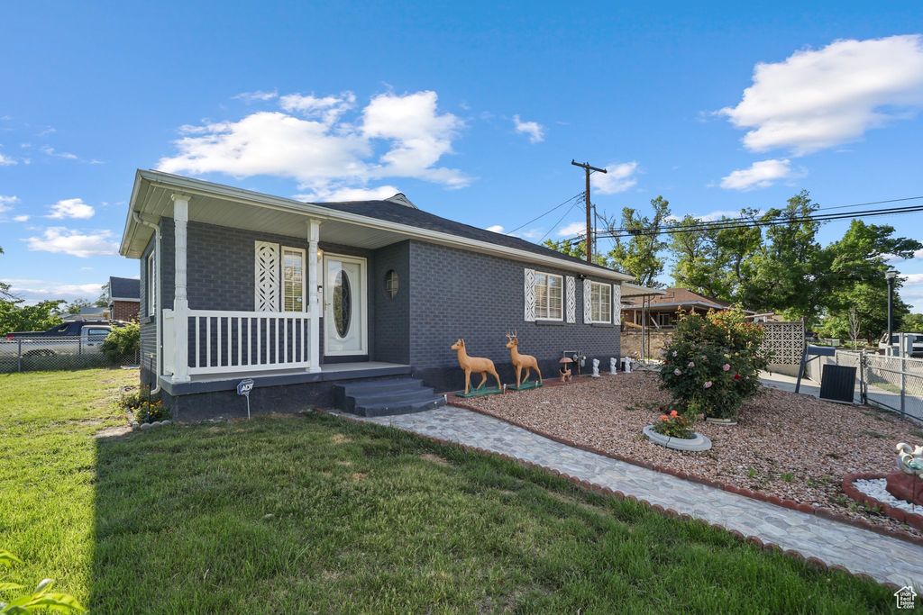 Photo of 705 N AMERICAN BEAUTY DR, Salt Lake City, UT 84116 (MLS # 2087328)