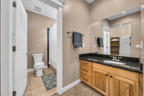 Tiny photo for 806 N 2500 W, Hurricane, UT 84737 (MLS # 2127551)