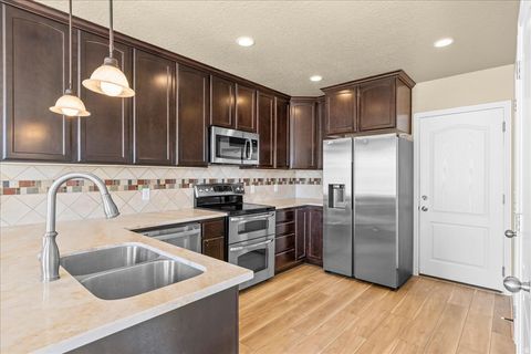 Tiny photo for 3811 N PRAIRIE GRASS DR, Lehi, UT 84048 (MLS # 2144635)