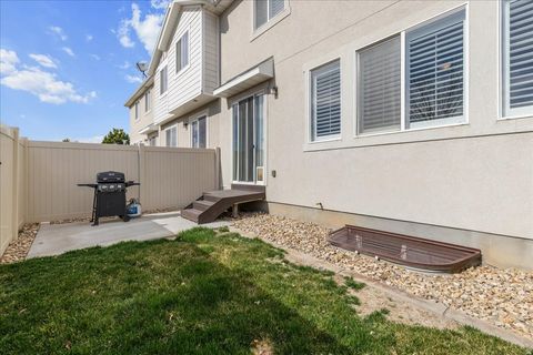 Tiny photo for 3811 N PRAIRIE GRASS DR, Lehi, UT 84048 (MLS # 2144635)