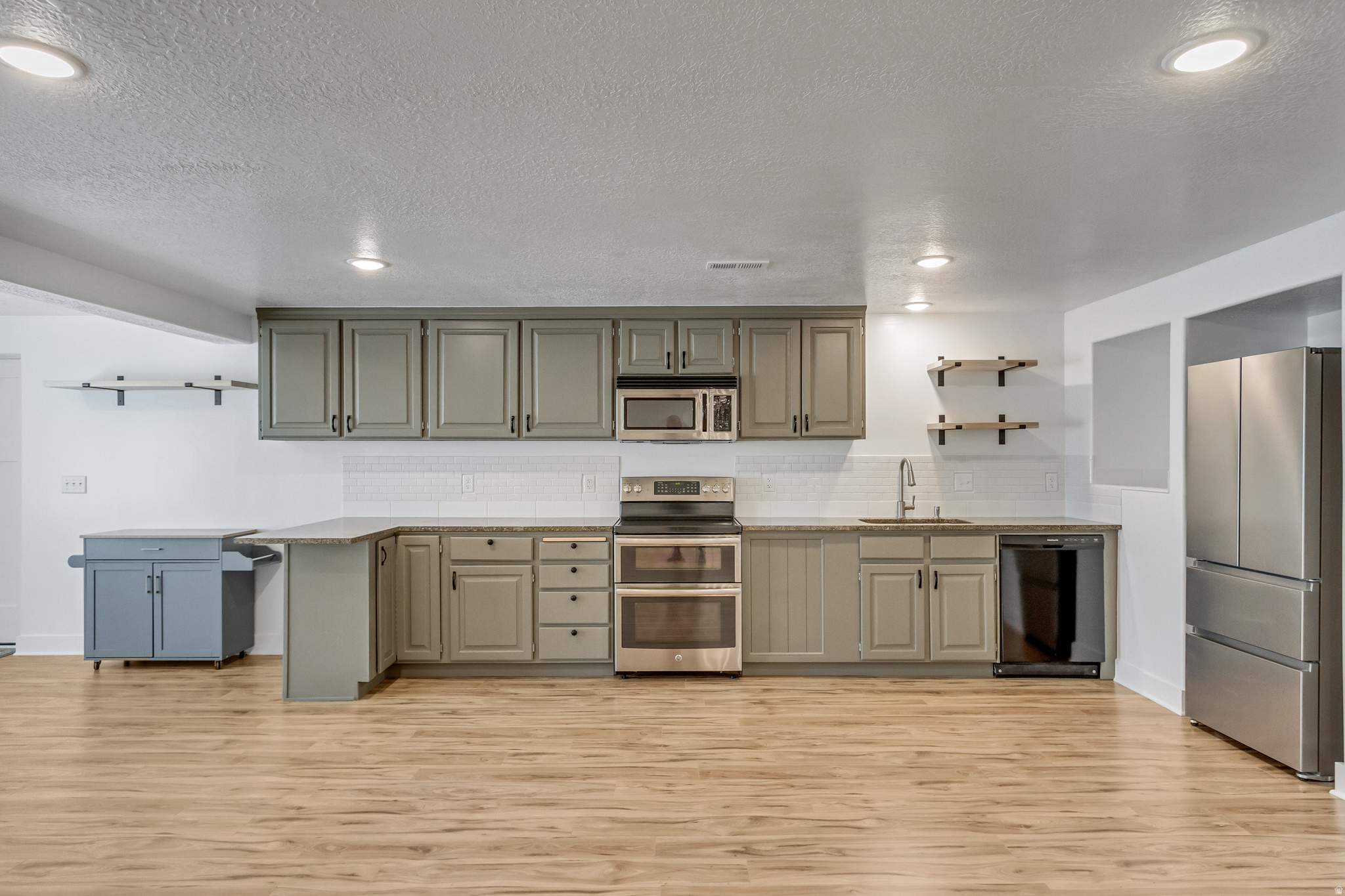 BRANDON PARK - Residential