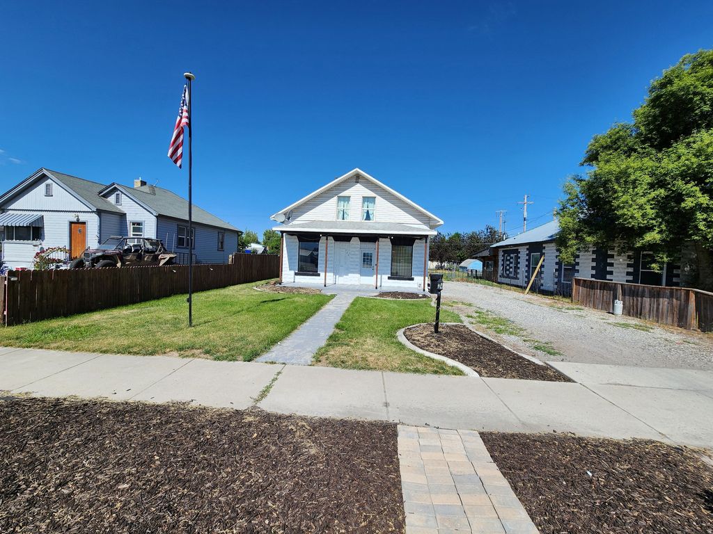 Photo of 320 S STATE ST, Preston, ID 83263 (MLS # 2140961)