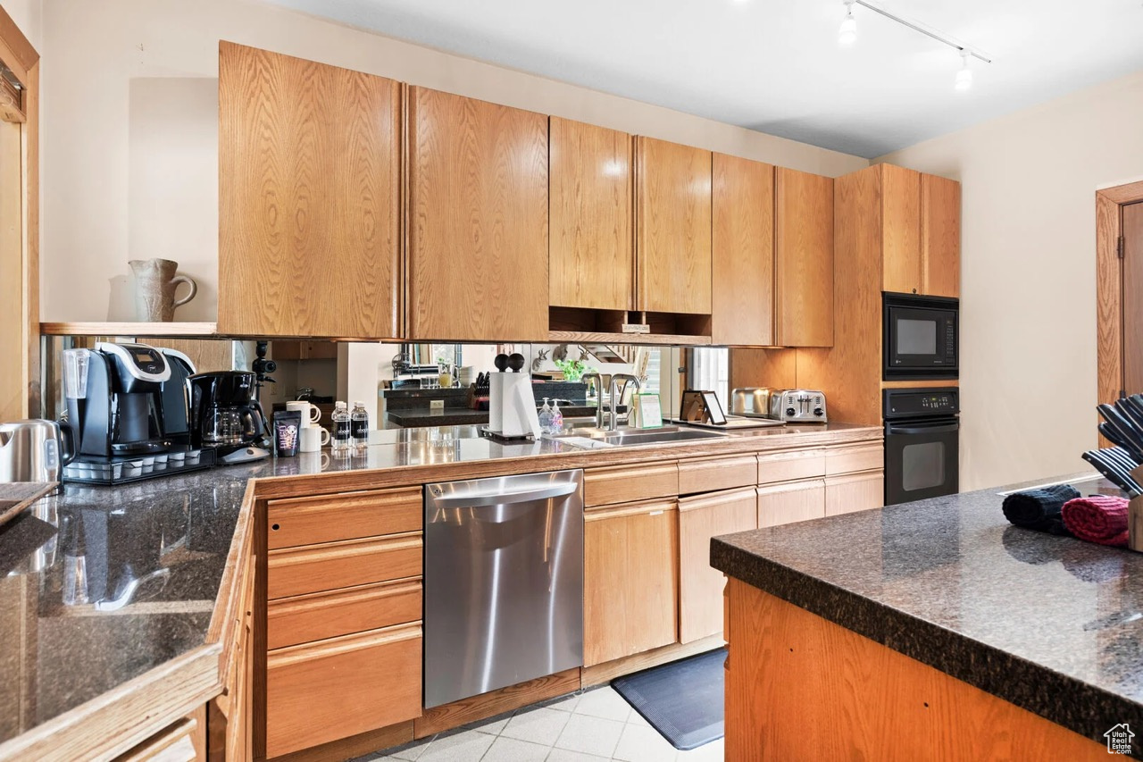 THE PINNACLE AT DEER VALLEY - Residential