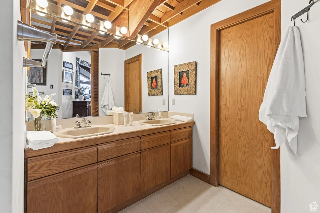 THE PINNACLE AT DEER VALLEY - Residential