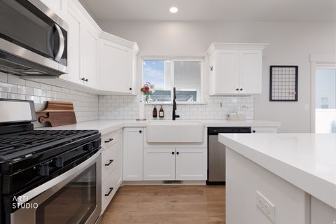 Tiny photo for 829 E 380 S, American Fork, UT 84003 (MLS # 2148972)