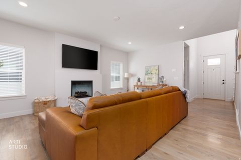 Tiny photo for 829 E 380 S, American Fork, UT 84003 (MLS # 2148972)