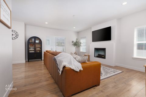 Tiny photo for 829 E 380 S, American Fork, UT 84003 (MLS # 2148972)