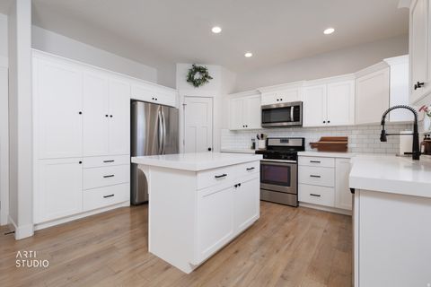Tiny photo for 829 E 380 S, American Fork, UT 84003 (MLS # 2148972)