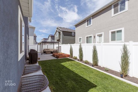 Tiny photo for 829 E 380 S, American Fork, UT 84003 (MLS # 2148972)