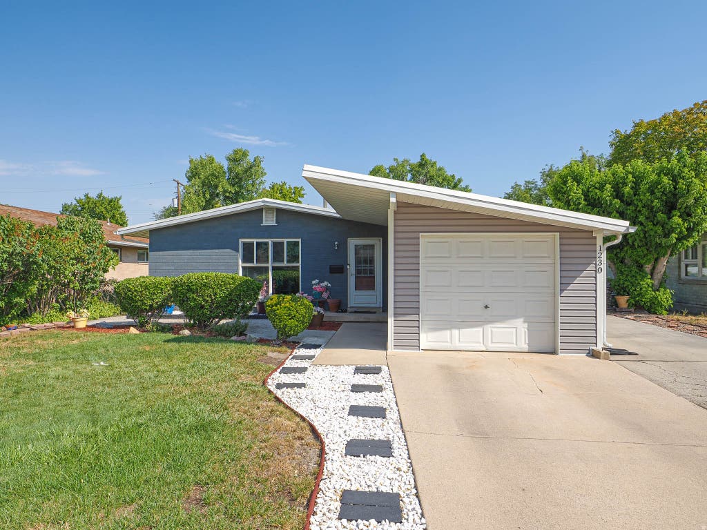 Photo of 1230 W 1000 N, Salt Lake City, UT 84116 (MLS # 2177962)