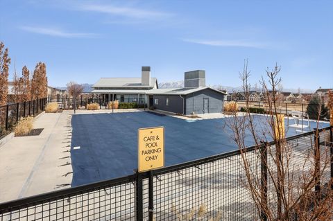 Tiny photo for 11461 S STREAM PARK DR, South Jordan, UT 84009 (MLS # 2144773)