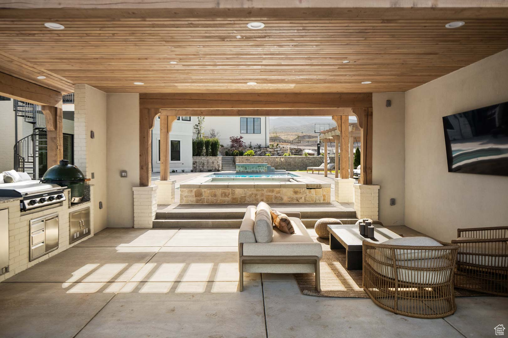 MEADOW VIEWS - Residential