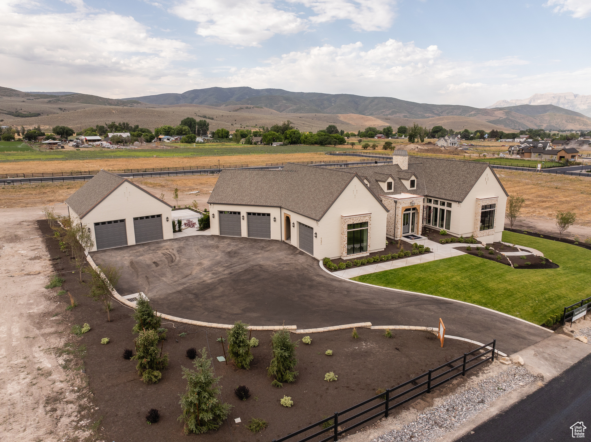 MEADOW VIEWS - Residential