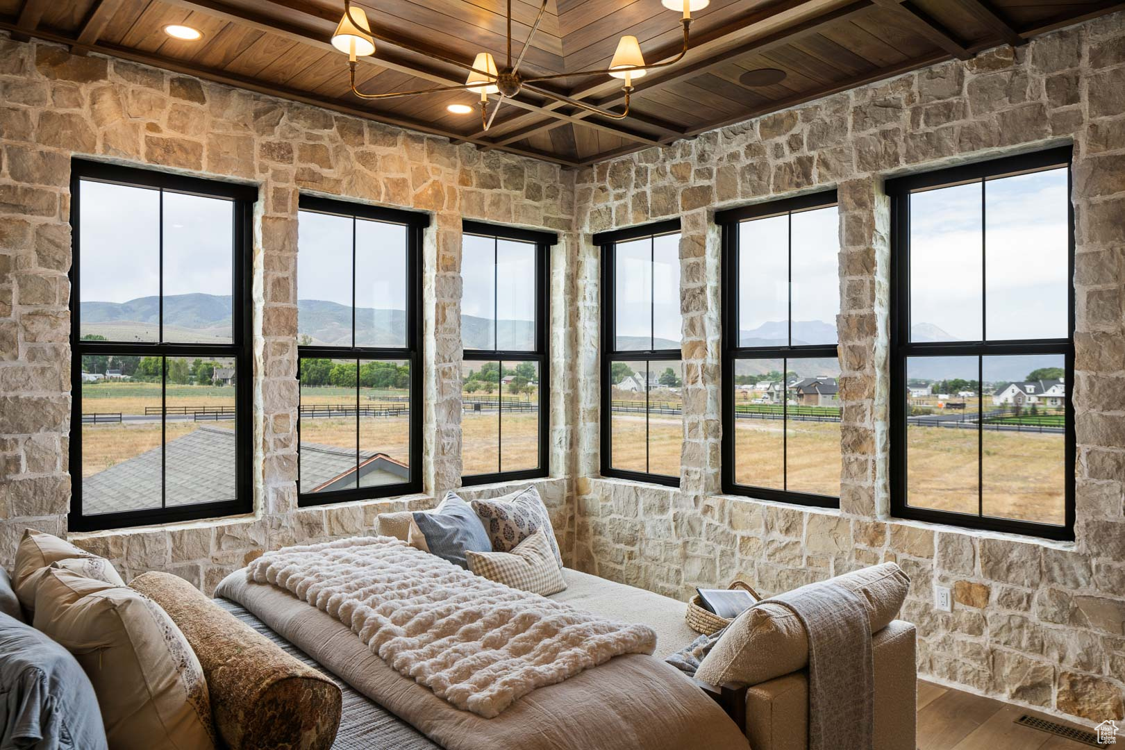 MEADOW VIEWS - Residential