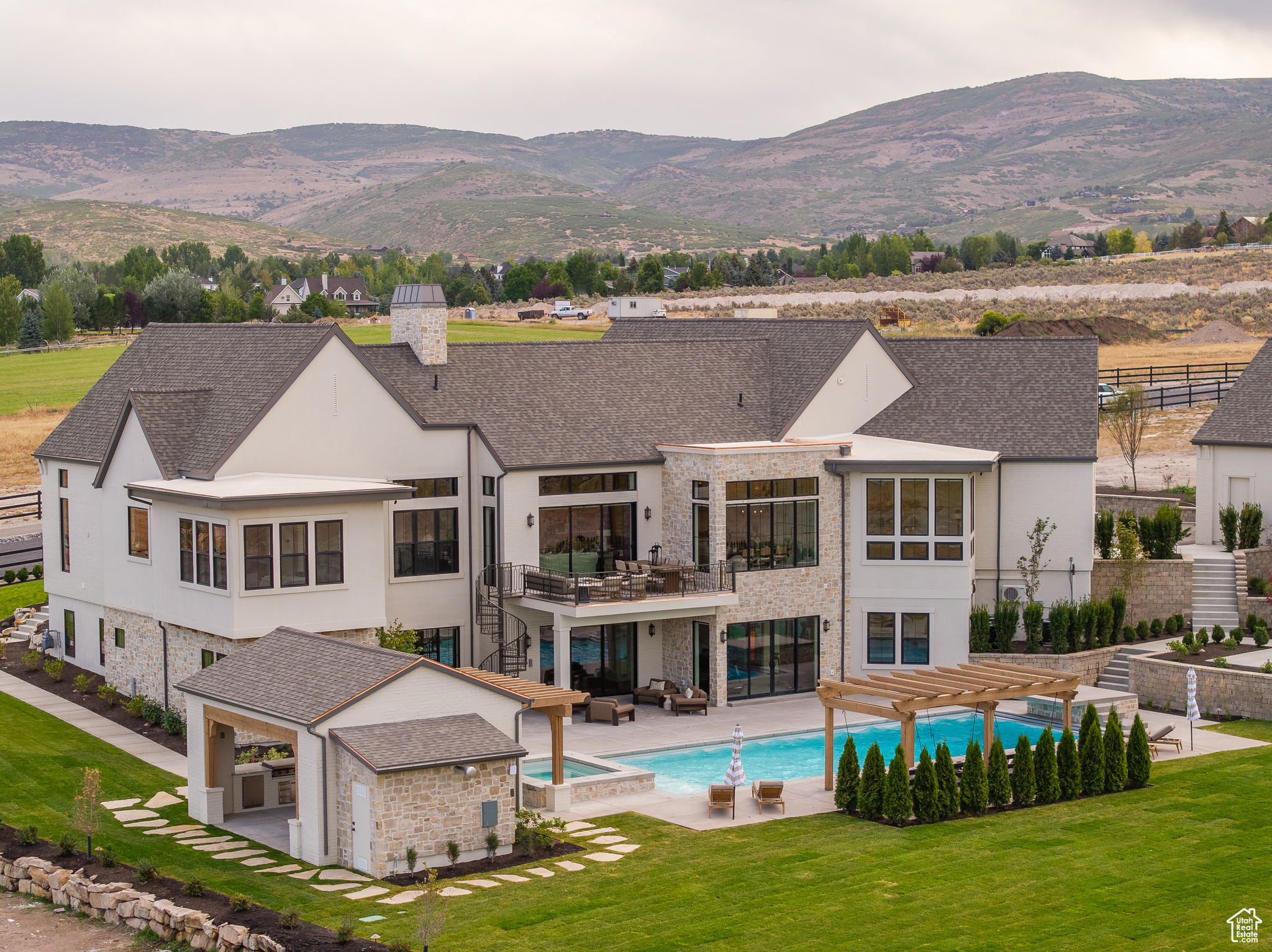 MEADOW VIEWS - Residential