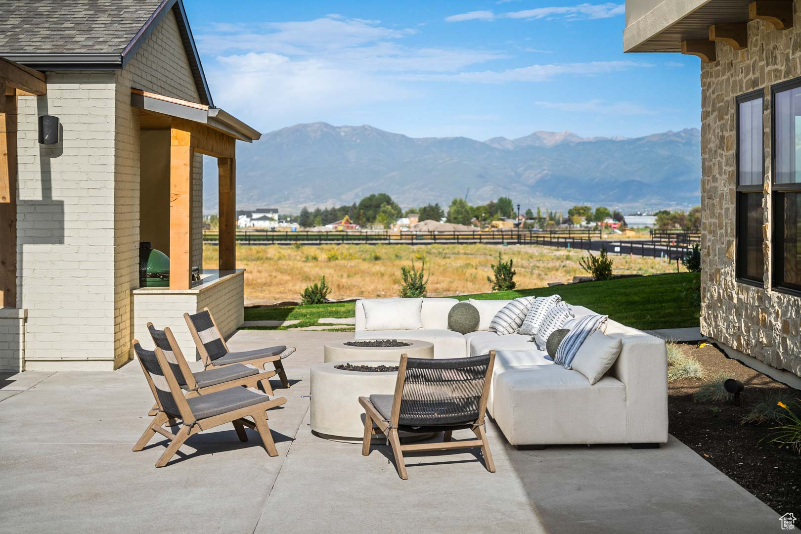 MEADOW VIEWS - Residential