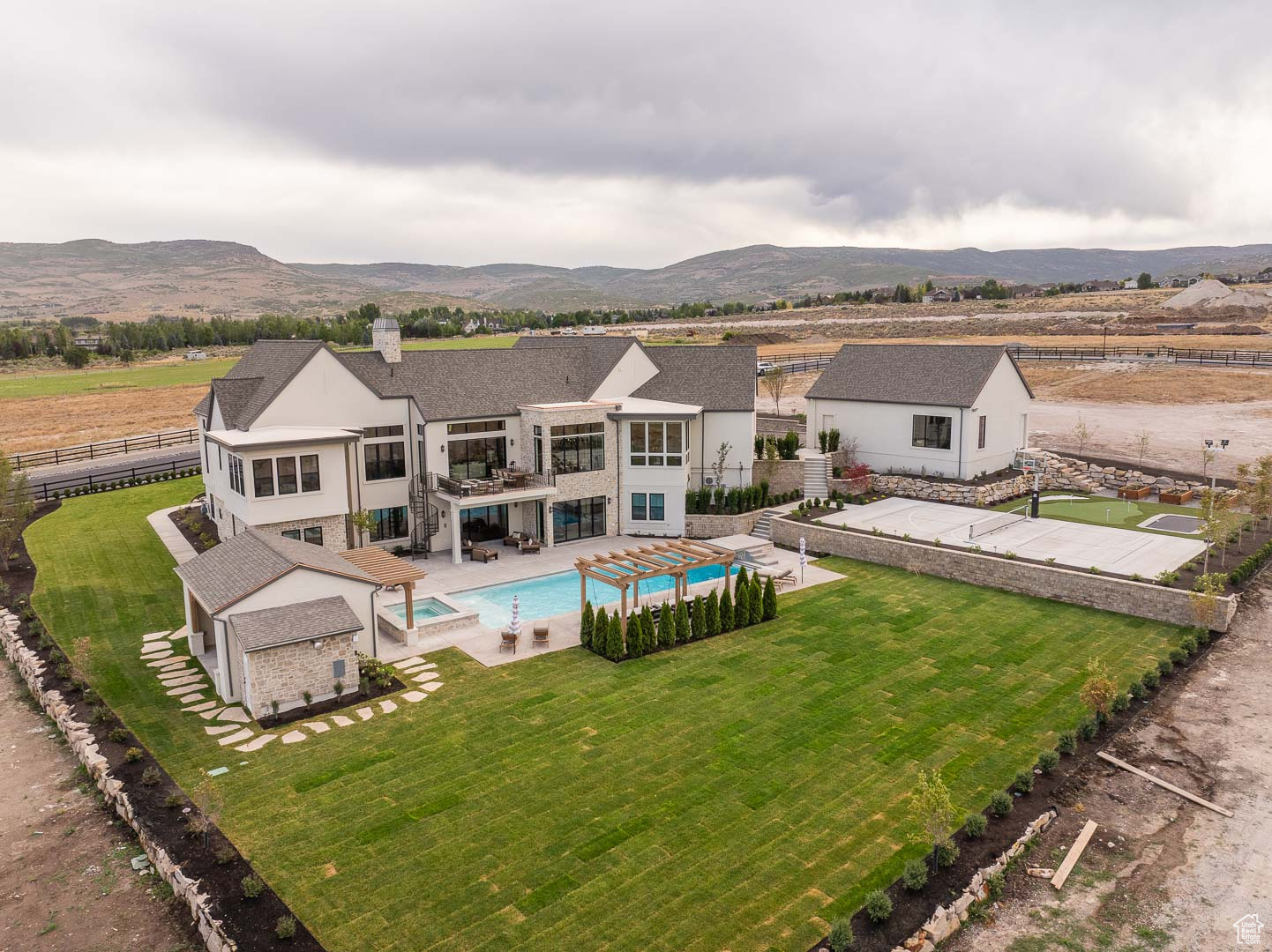 MEADOW VIEWS - Residential