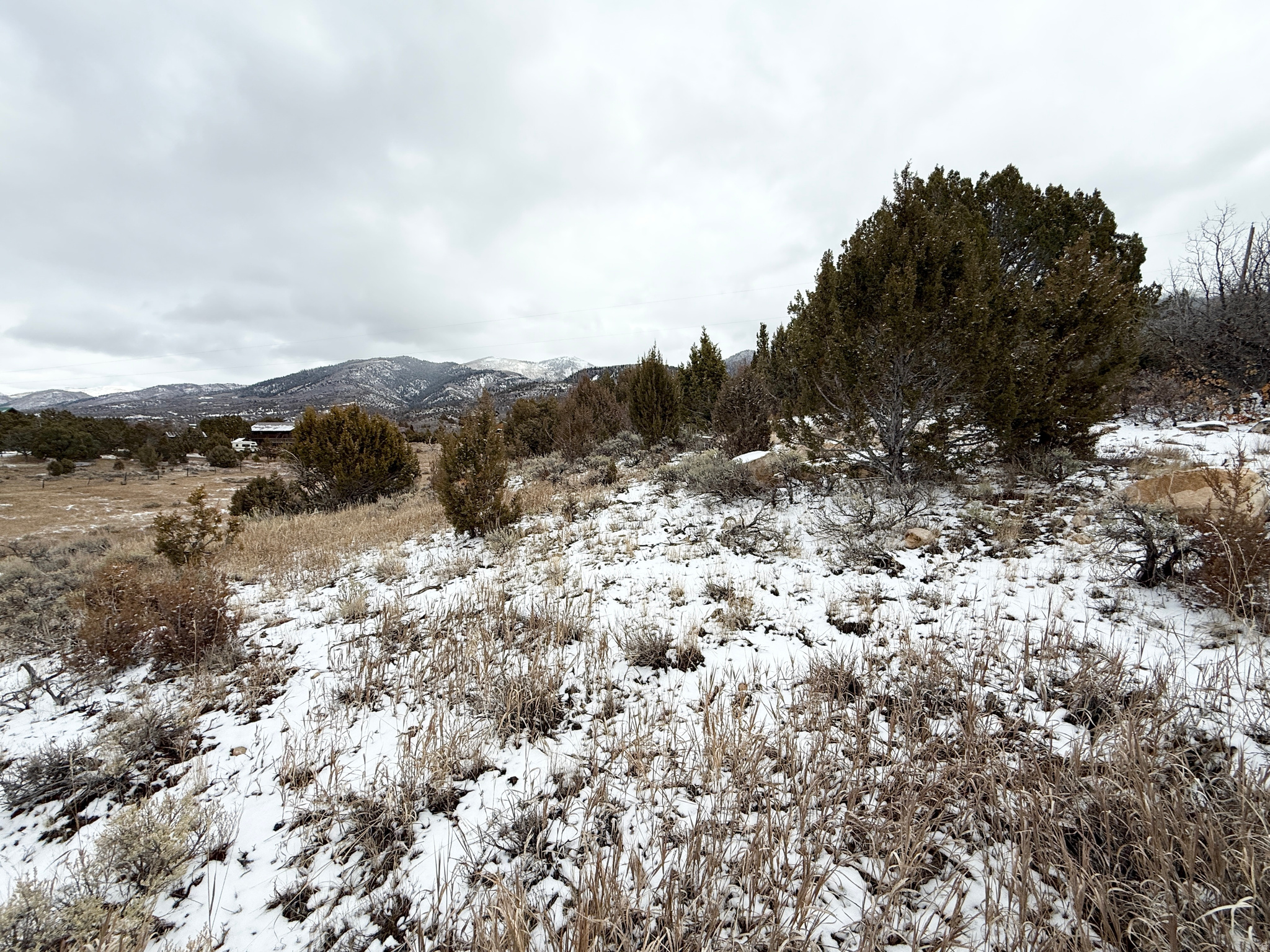 WHISPERING PINES III - Land