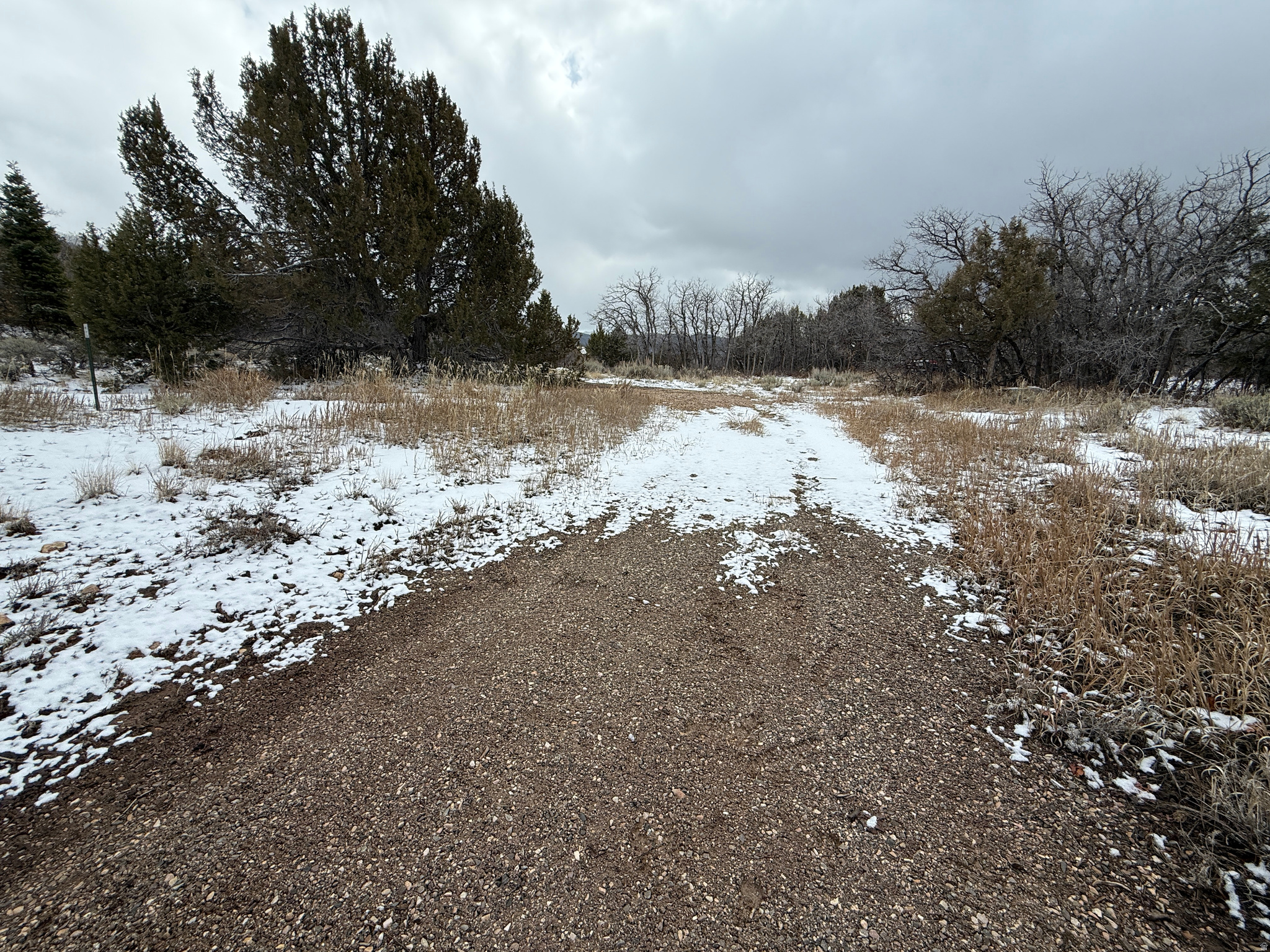 WHISPERING PINES III - Land