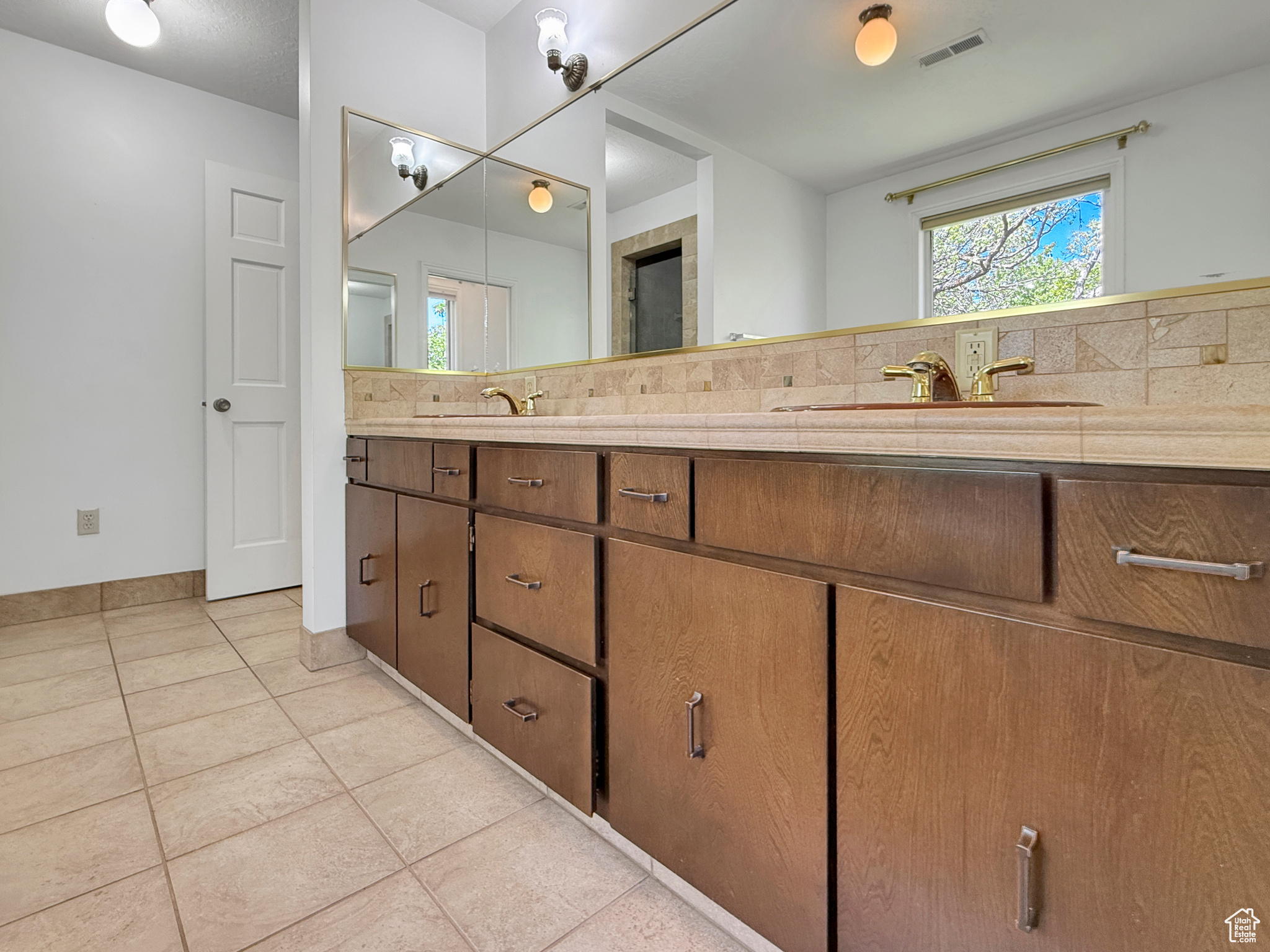 CARRIAGE HILL ESTATES - Residential