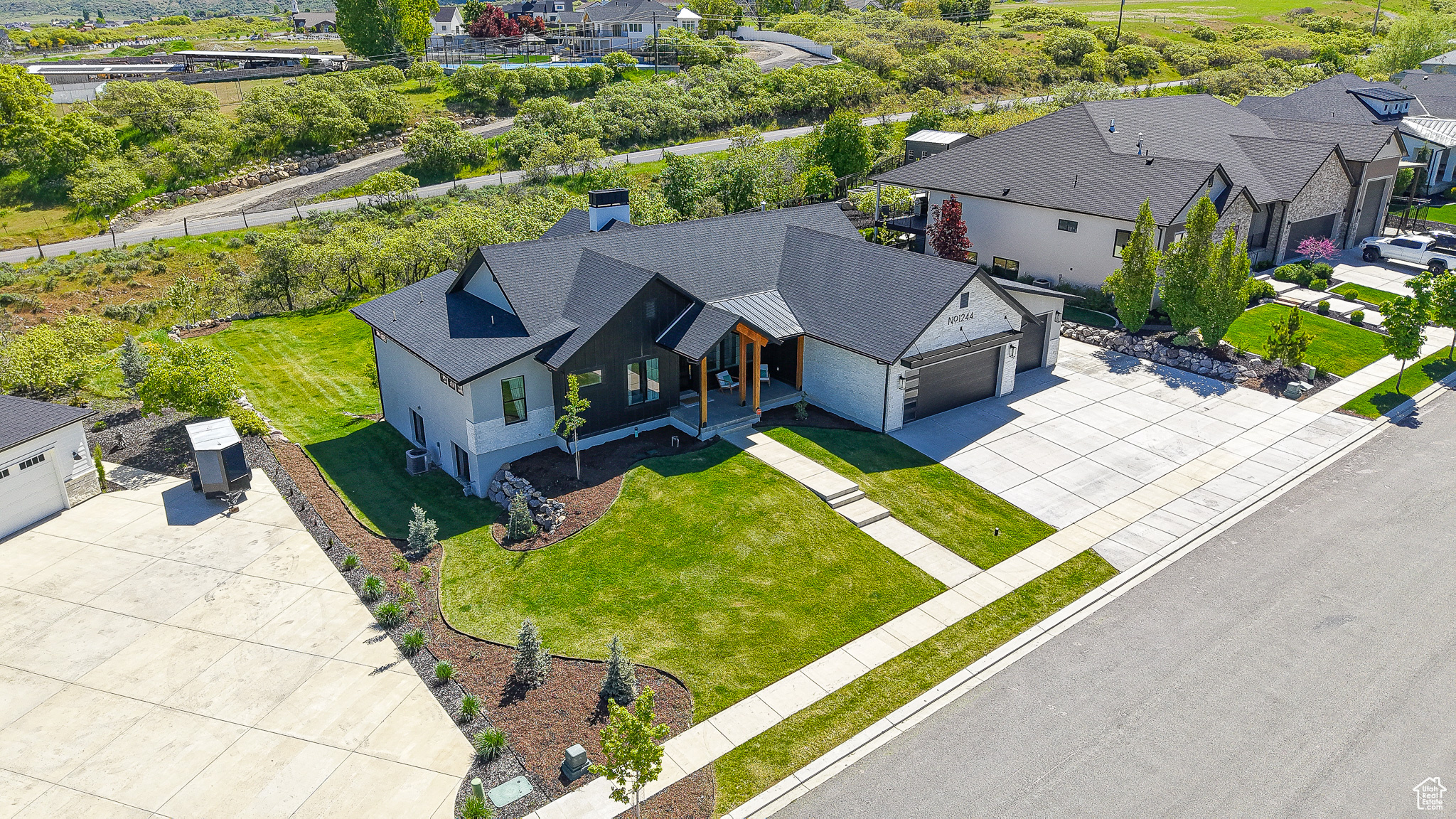 PREMIER POINT - Residential