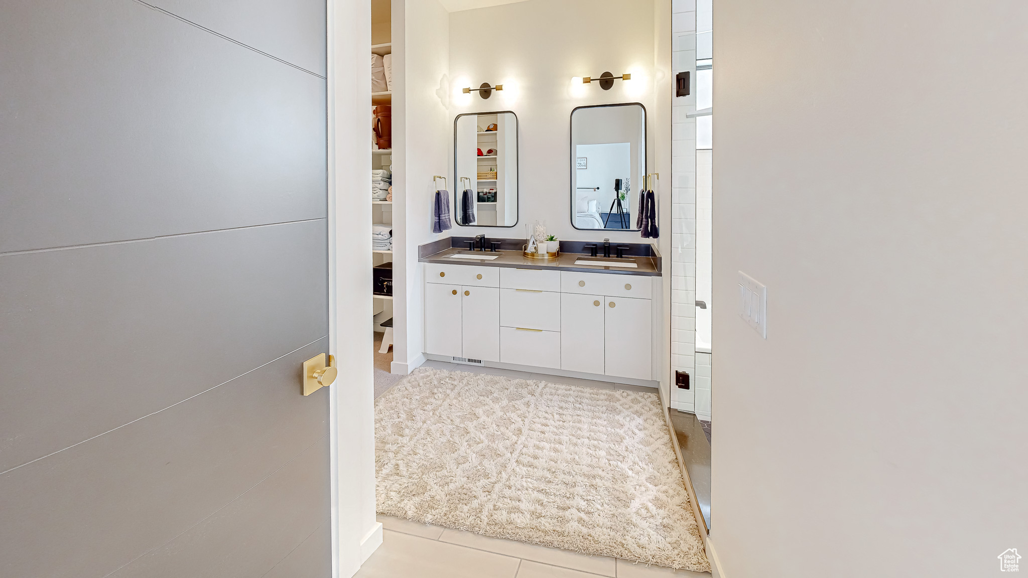 PREMIER POINT - Residential
