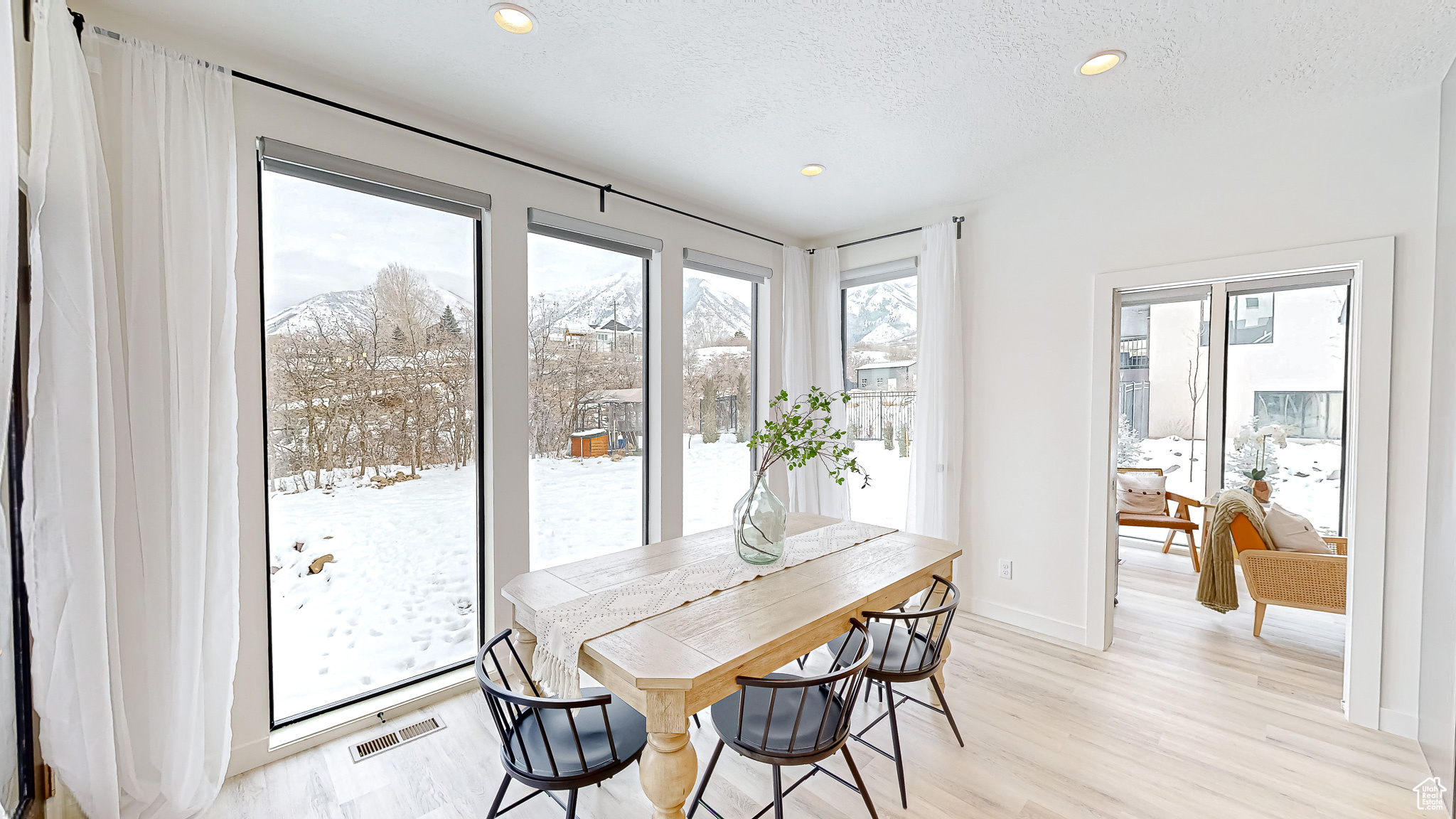 PREMIER POINT - Residential