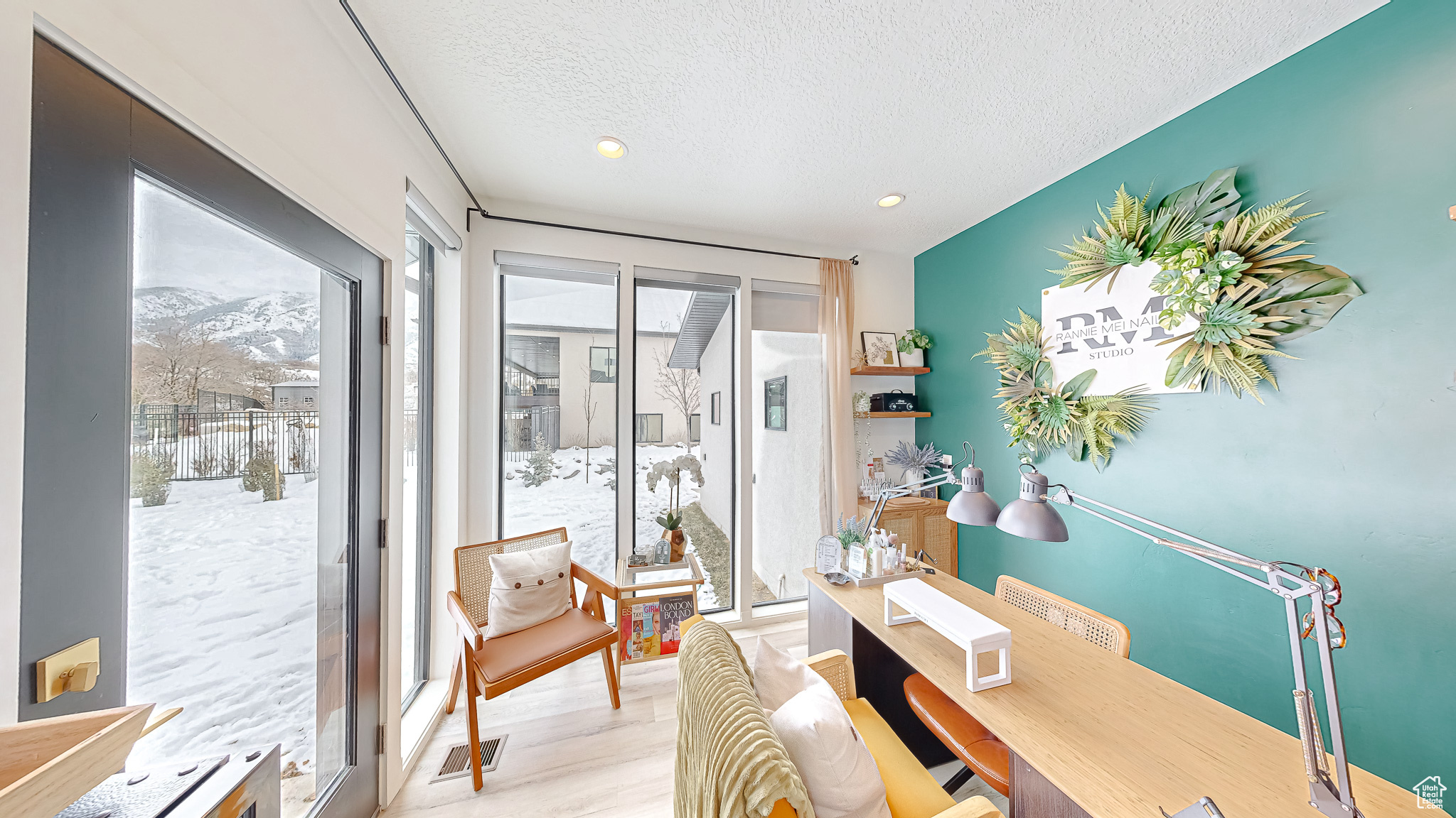PREMIER POINT - Residential