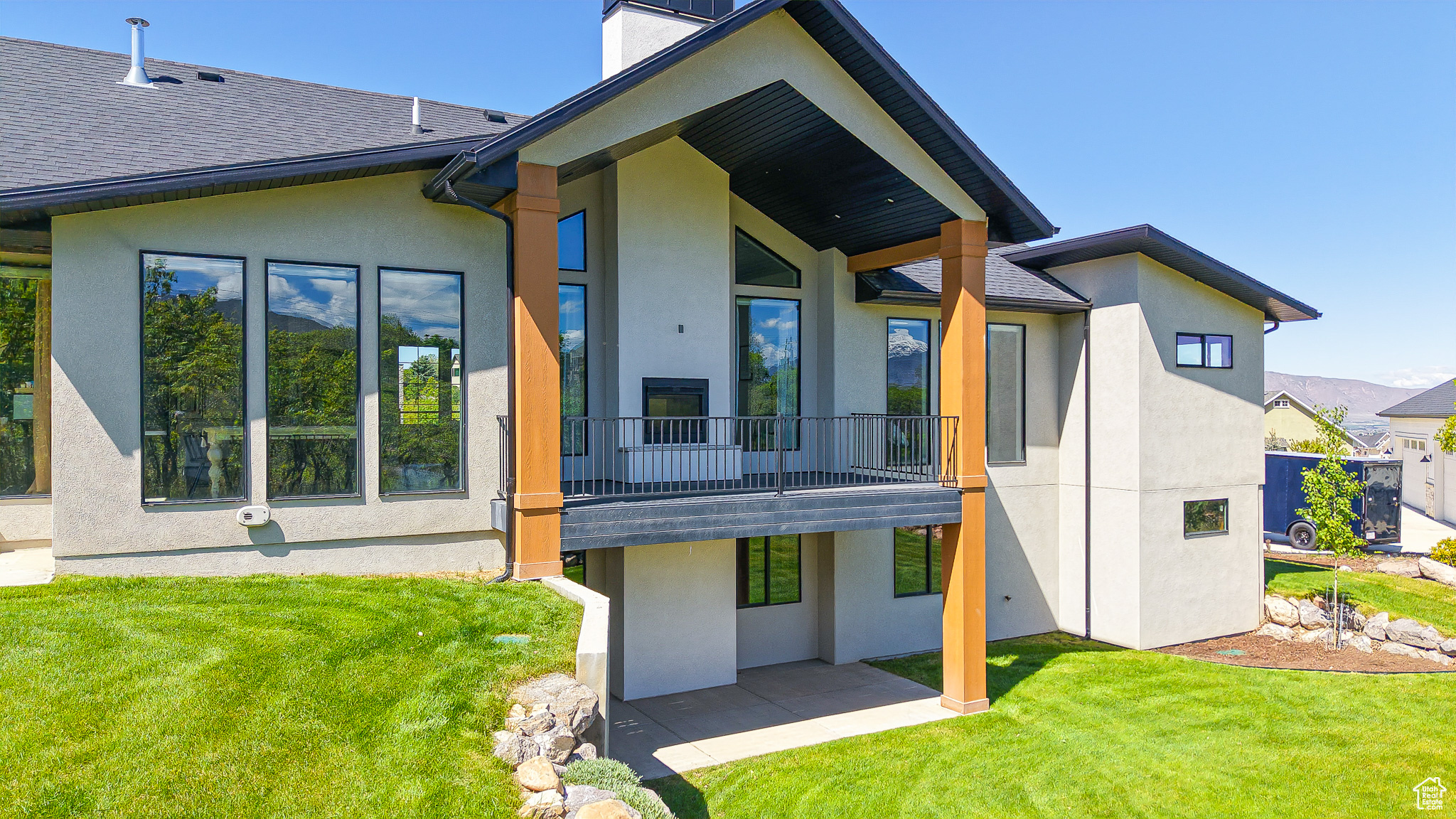 PREMIER POINT - Residential