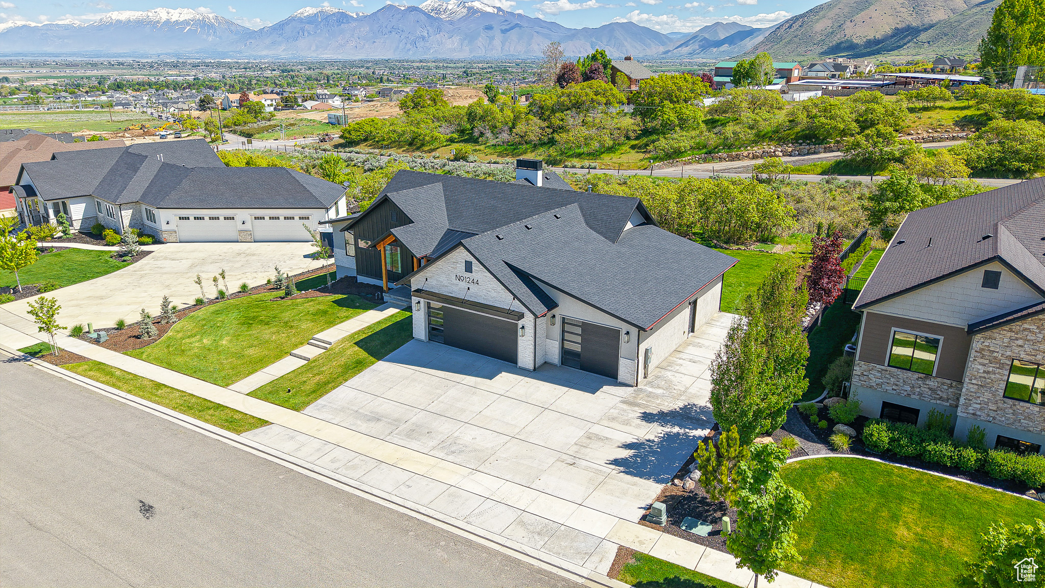 PREMIER POINT - Residential
