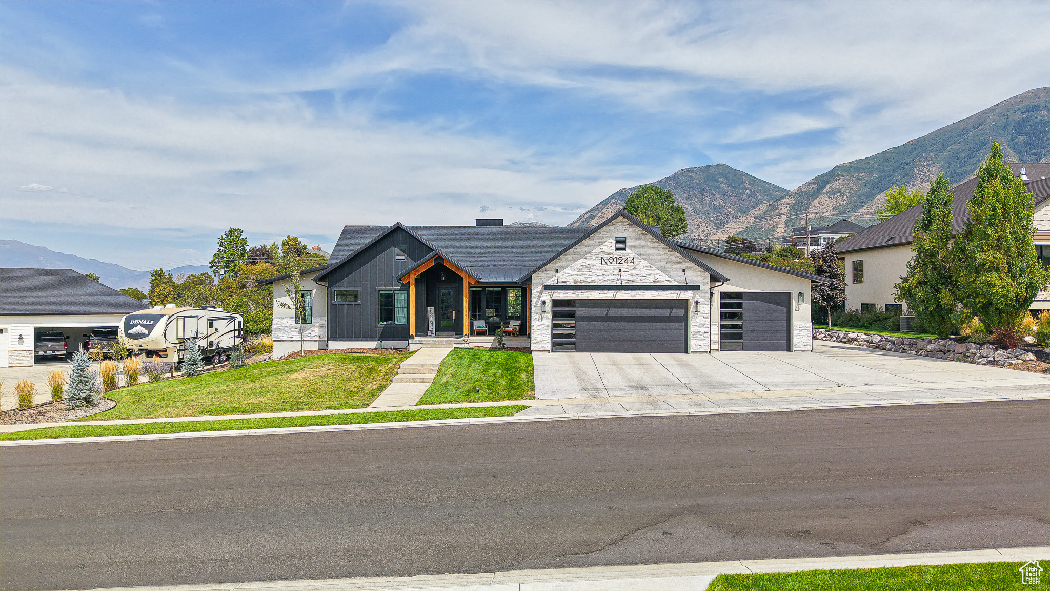 PREMIER POINT - Residential
