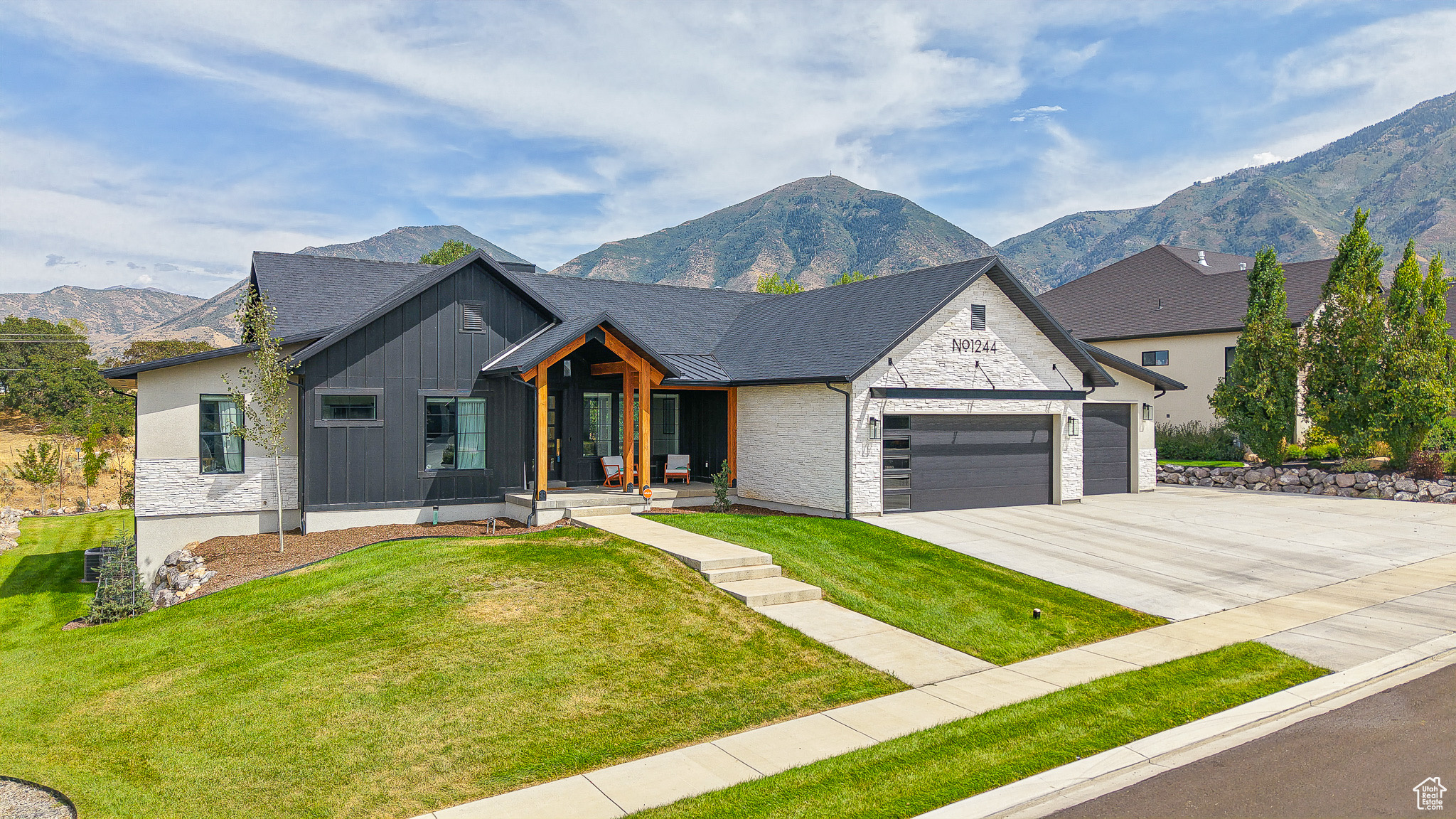 PREMIER POINT - Residential