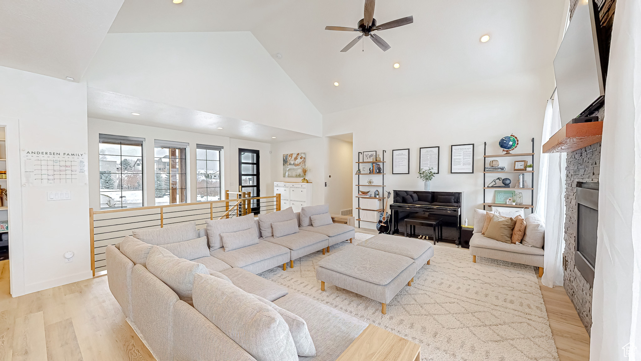 PREMIER POINT - Residential