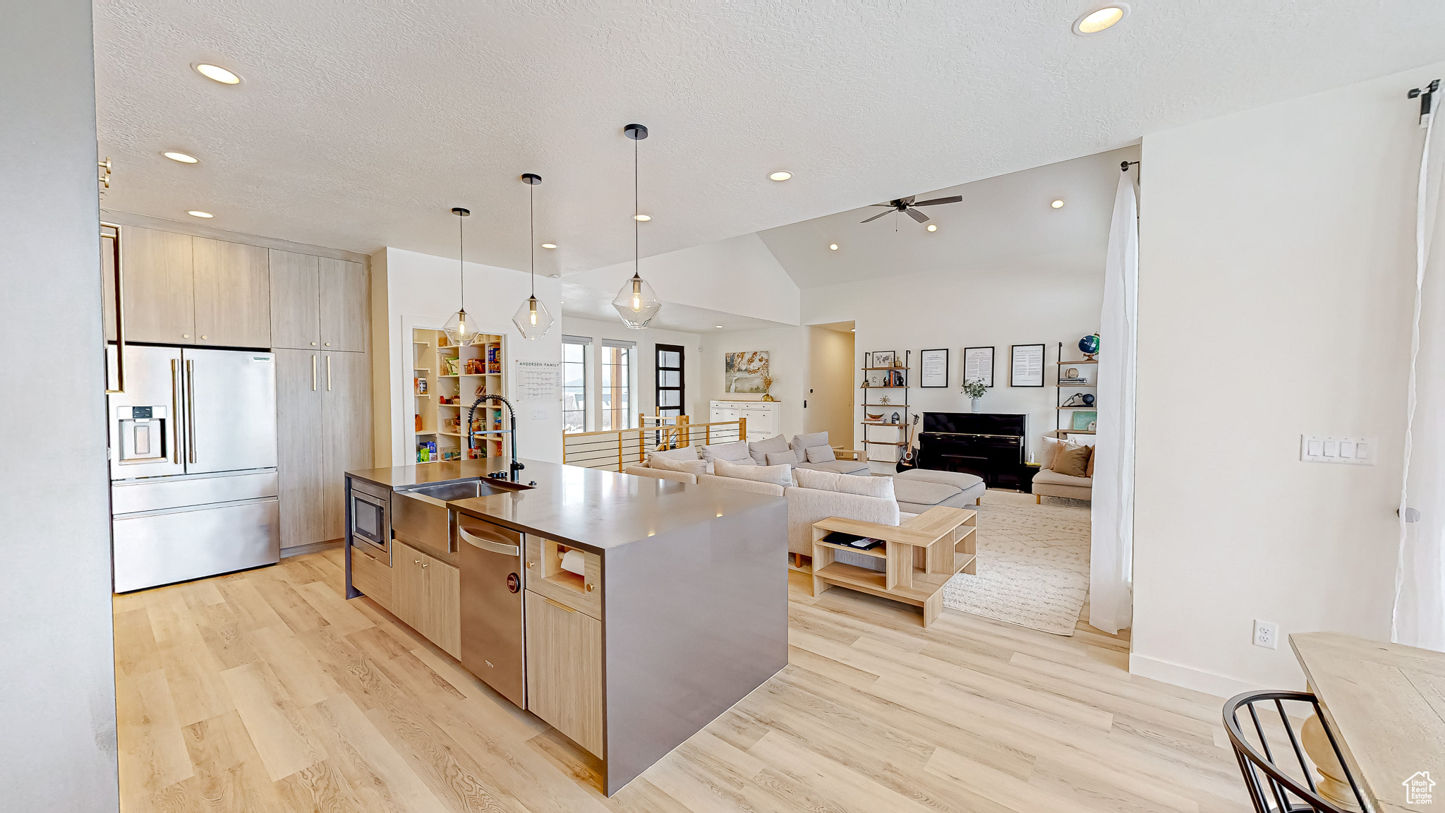 PREMIER POINT - Residential