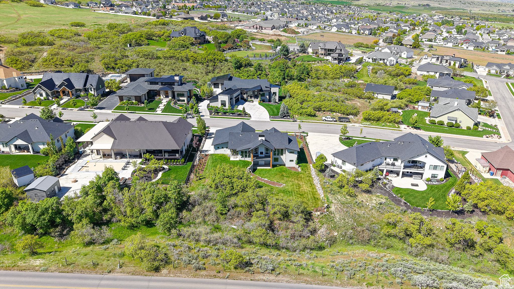 PREMIER POINT - Residential