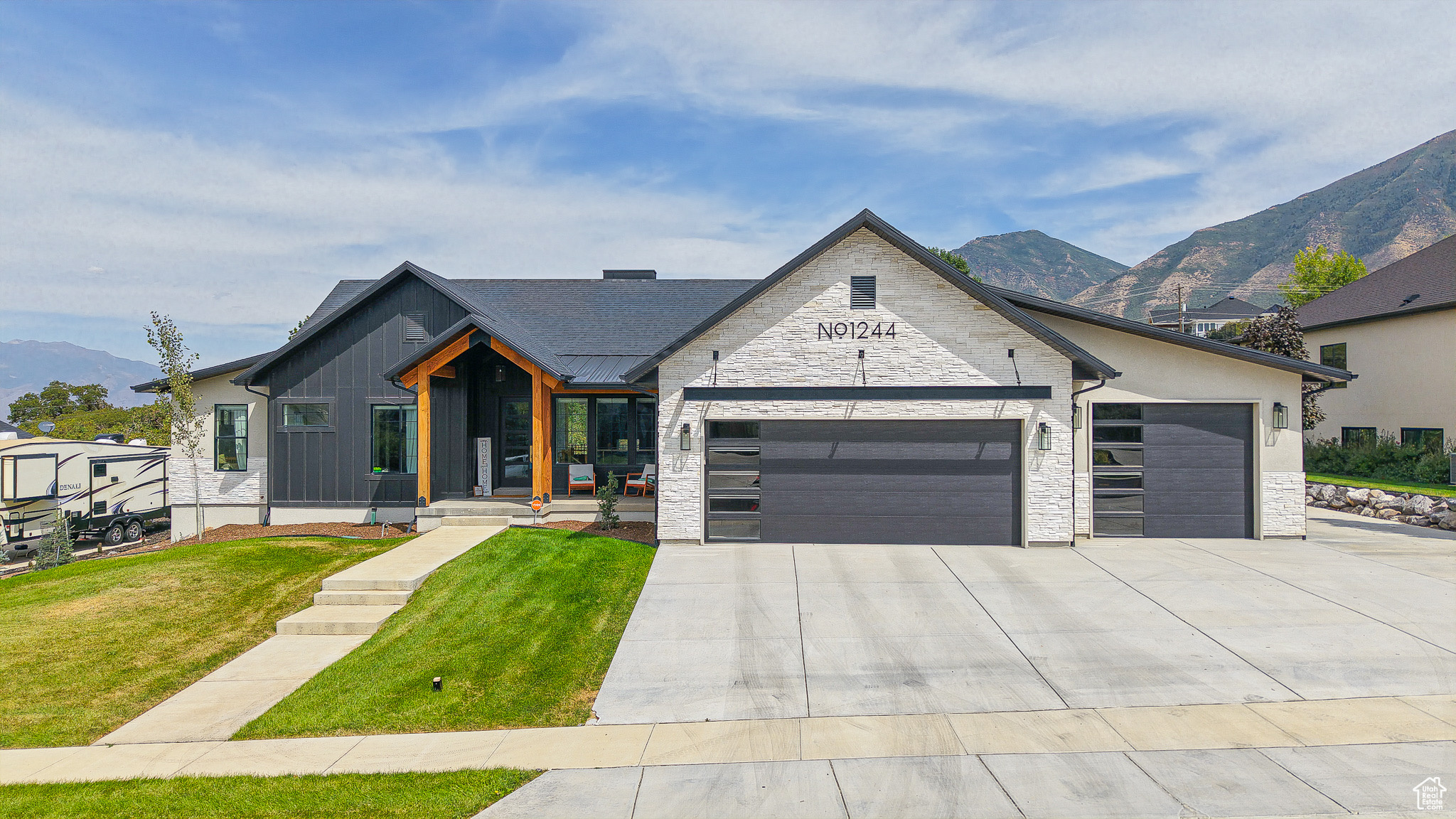 PREMIER POINT - Residential