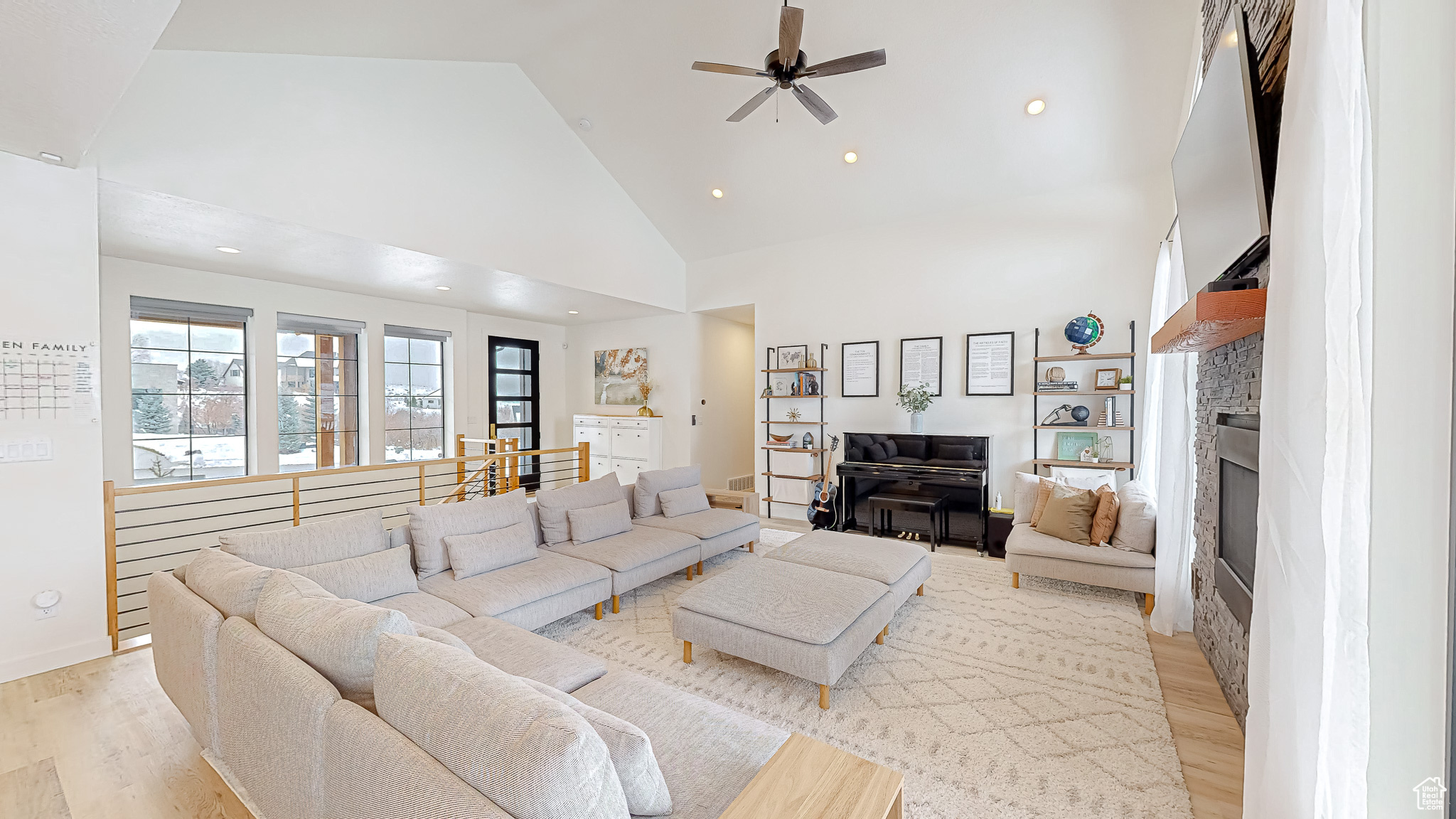PREMIER POINT - Residential
