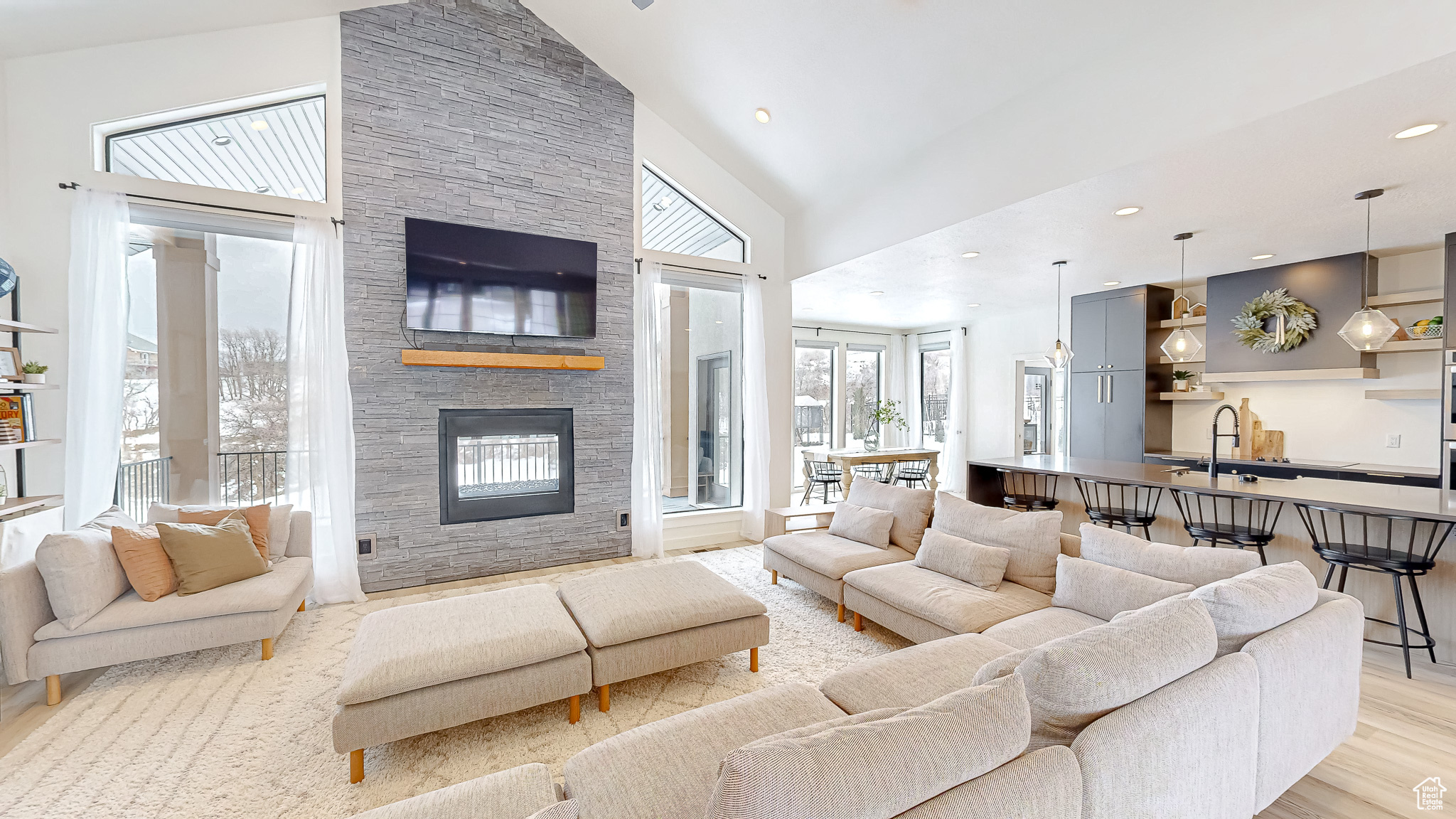 PREMIER POINT - Residential
